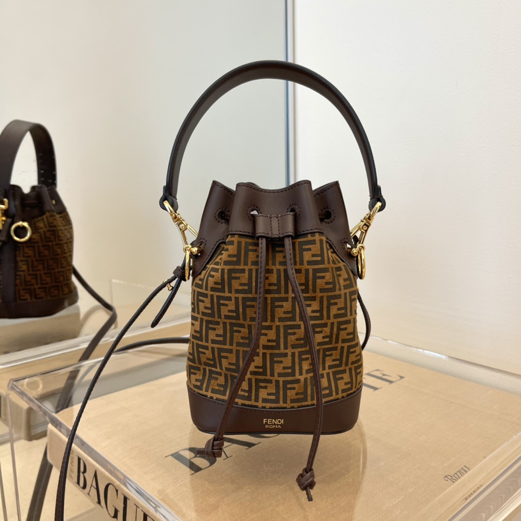 Fendi Mini Mon Tresor Bag -12x18x10CM