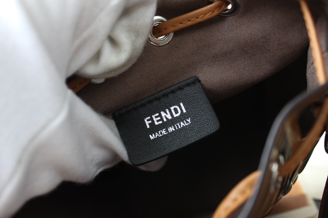 Fendi Mini Mon Tresor Bag -12x18x10CM