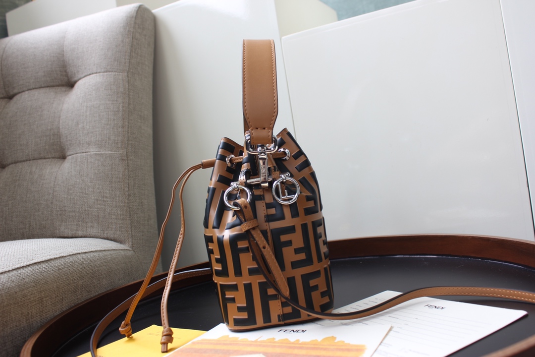 Fendi Mini Mon Tresor Bag -12x18x10CM