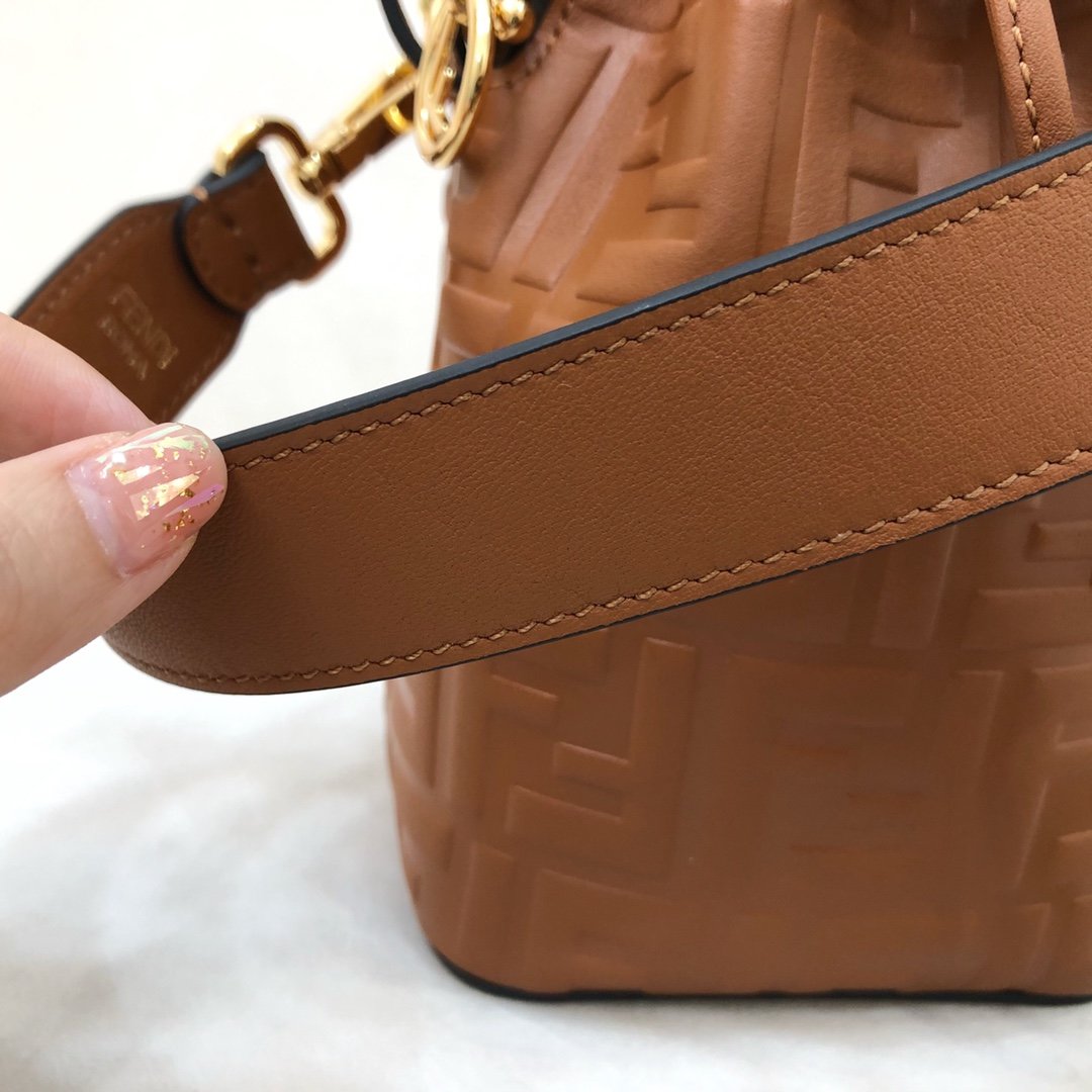 Fendi Mini Mon Tresor Bag -12x18x10CM