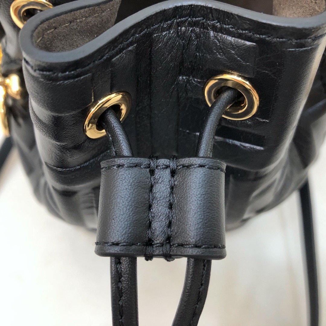 Fendi Mini Mon Tresor Bag -12x18x10CM