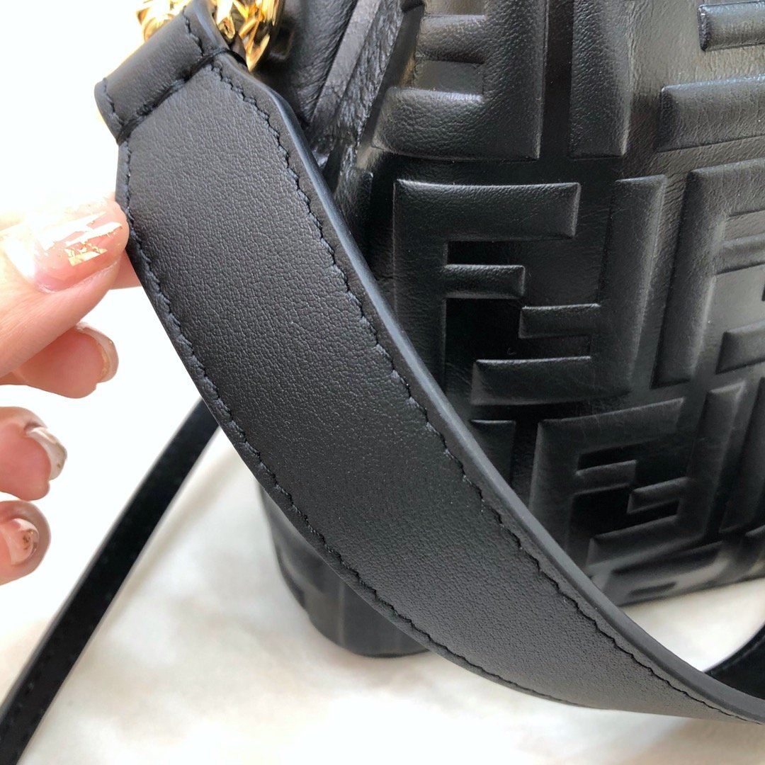 Fendi Mini Mon Tresor Bag -12x18x10CM