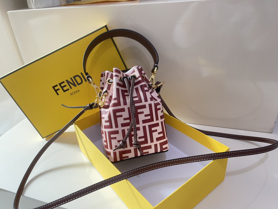Fendi Mini Mon Tresor Bag -12x18x10CM