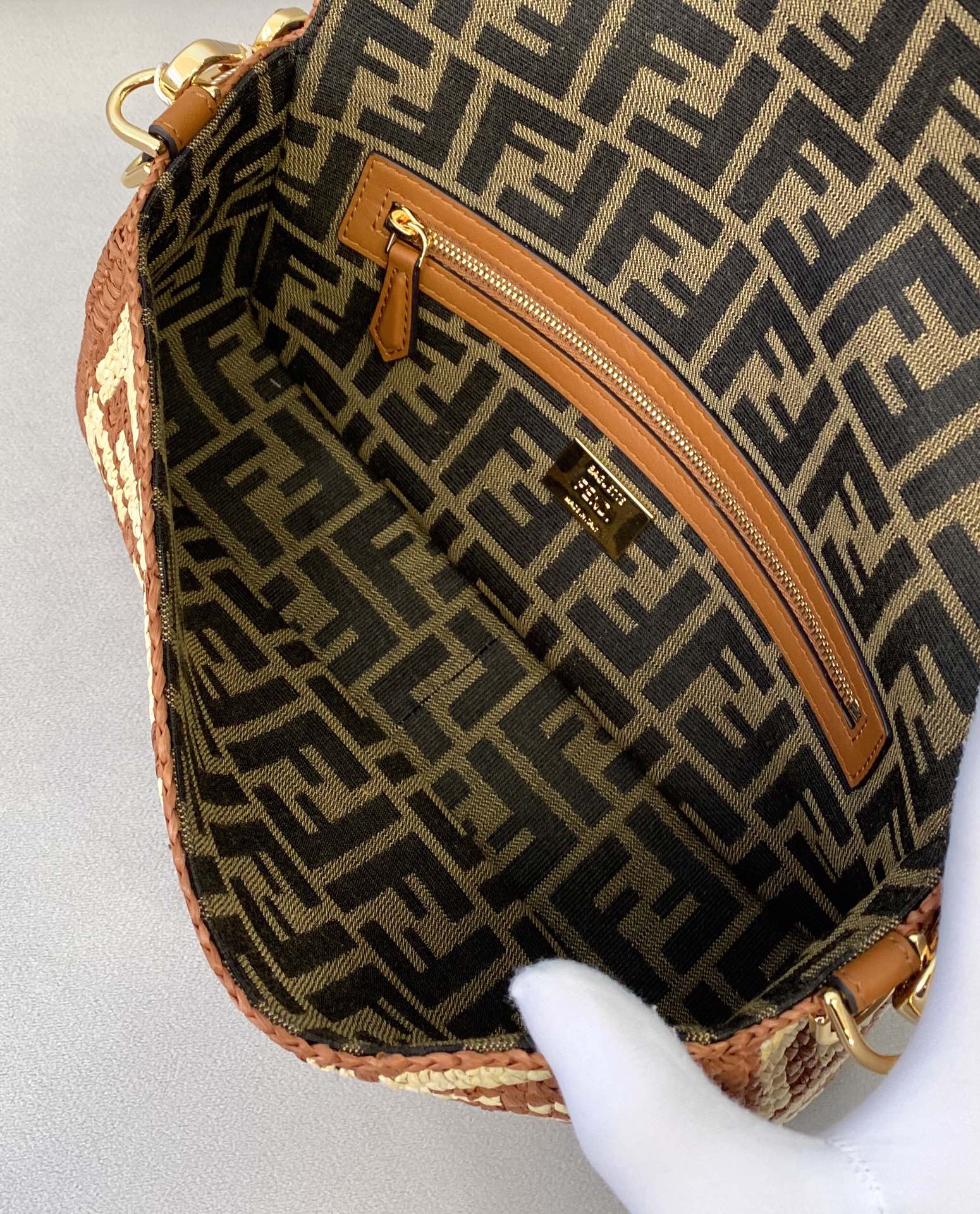 Fendi Medium Baguette Bag-26x15x4CM
