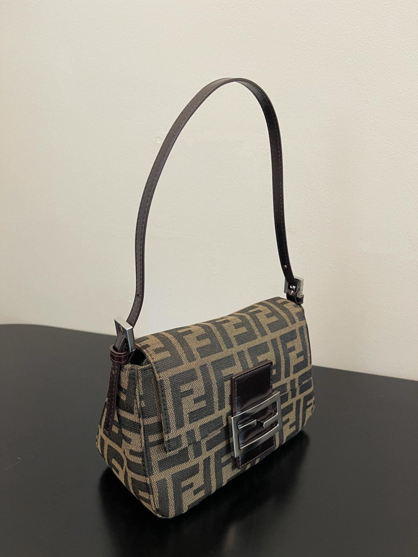 FendI Small Baguette Bag-20x15x9CM