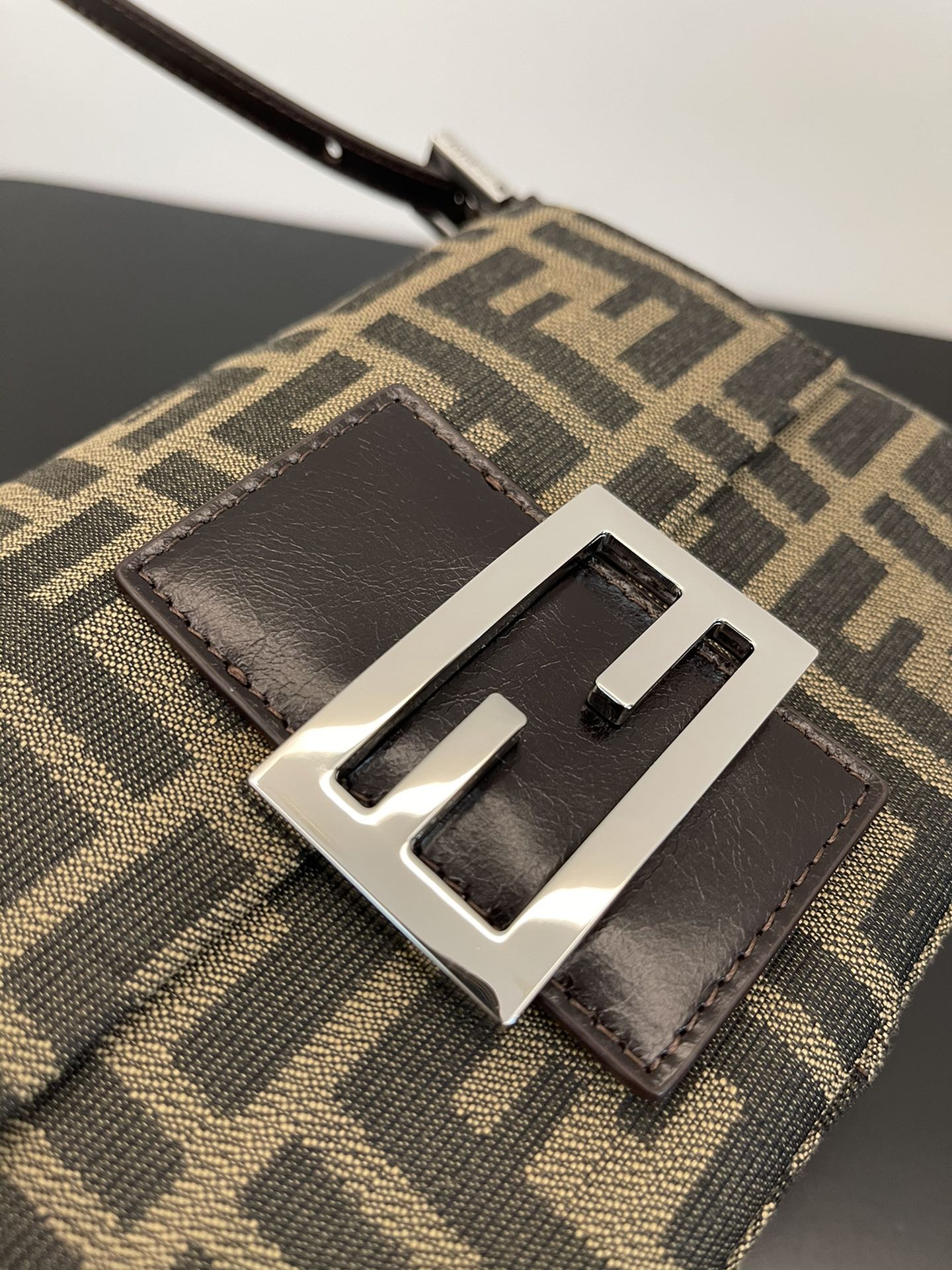 FendI Small Baguette Bag-20x15x9CM