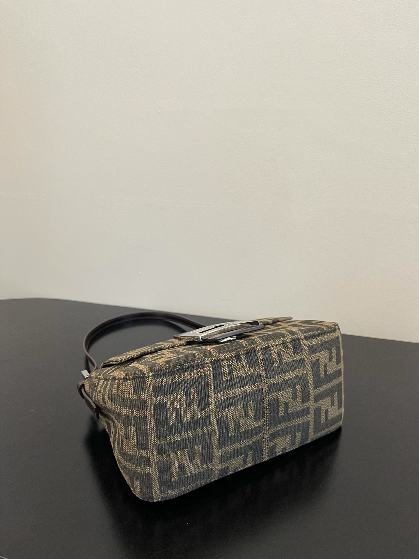 FendI Small Baguette Bag-20x15x9CM