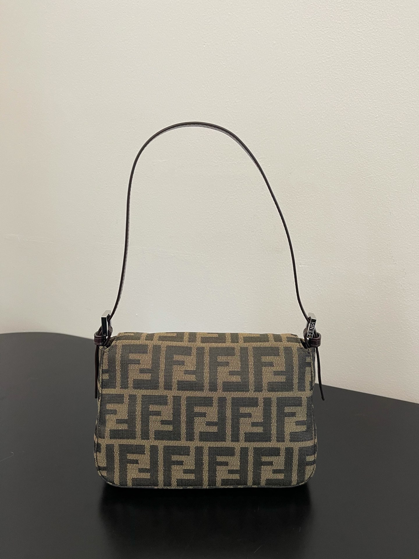 FendI Small Baguette Bag-20x15x9CM