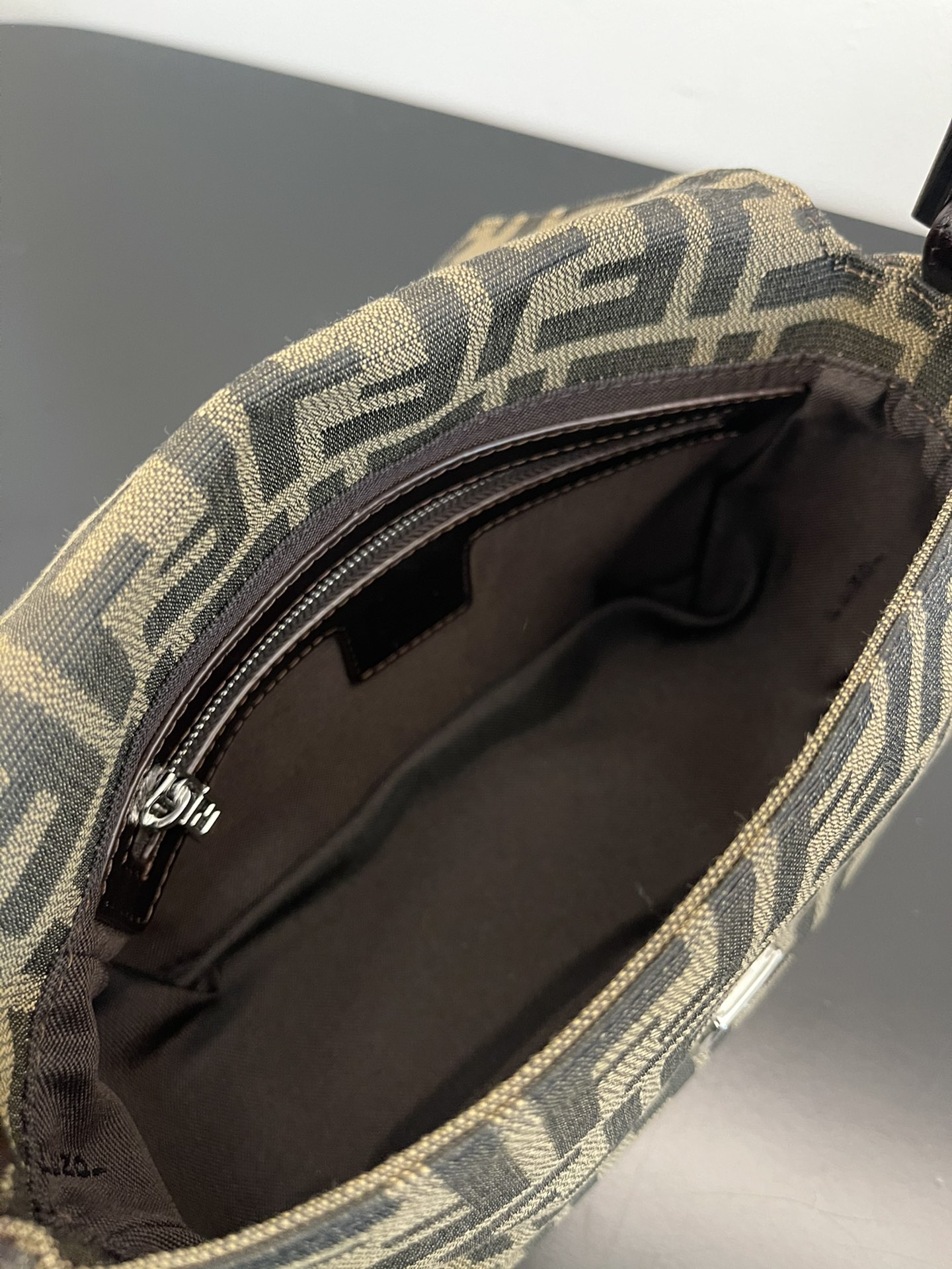 FendI Small Baguette Bag-20x15x9CM