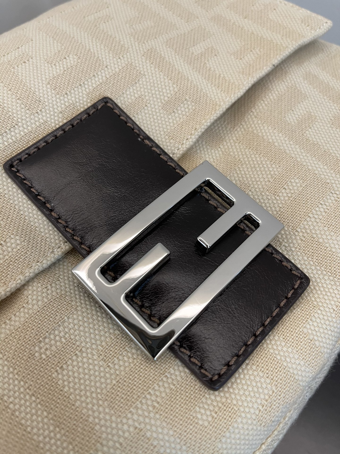 FendI Large Baguette Bag-29x21x12cm