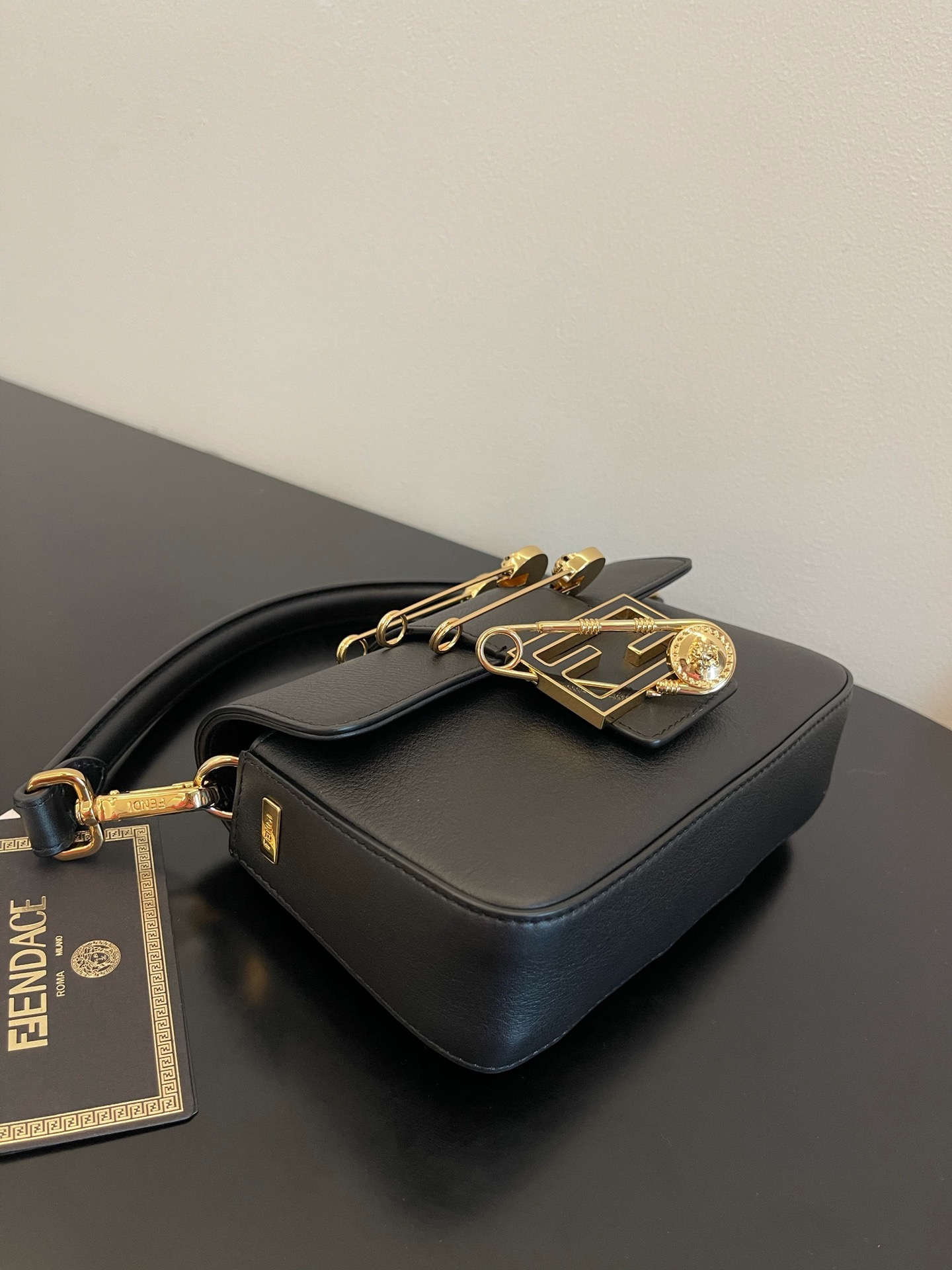 FendI Small Baguette Bag-20x15x9CM