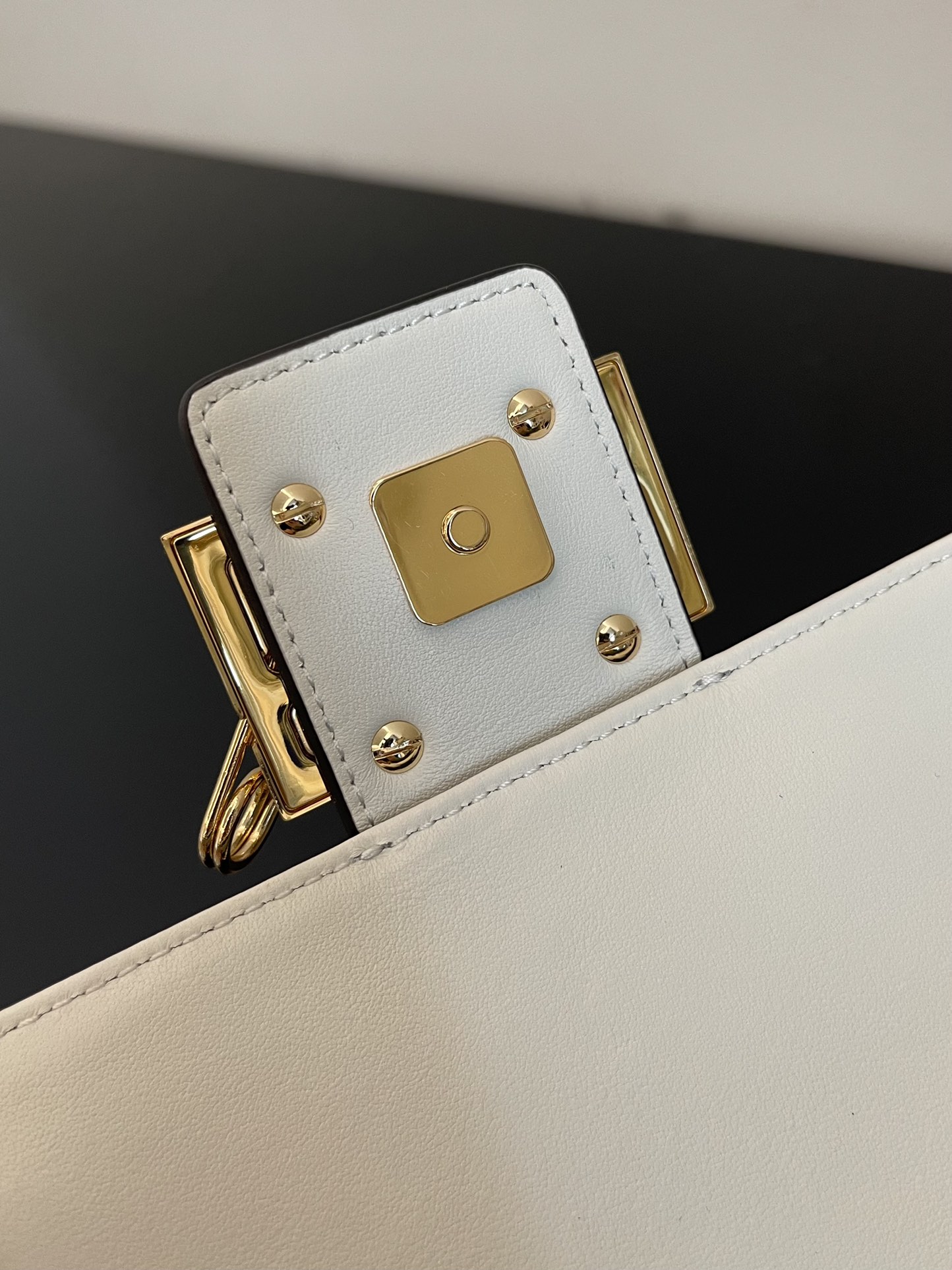 FendI Small Baguette Bag-20x15x9CM