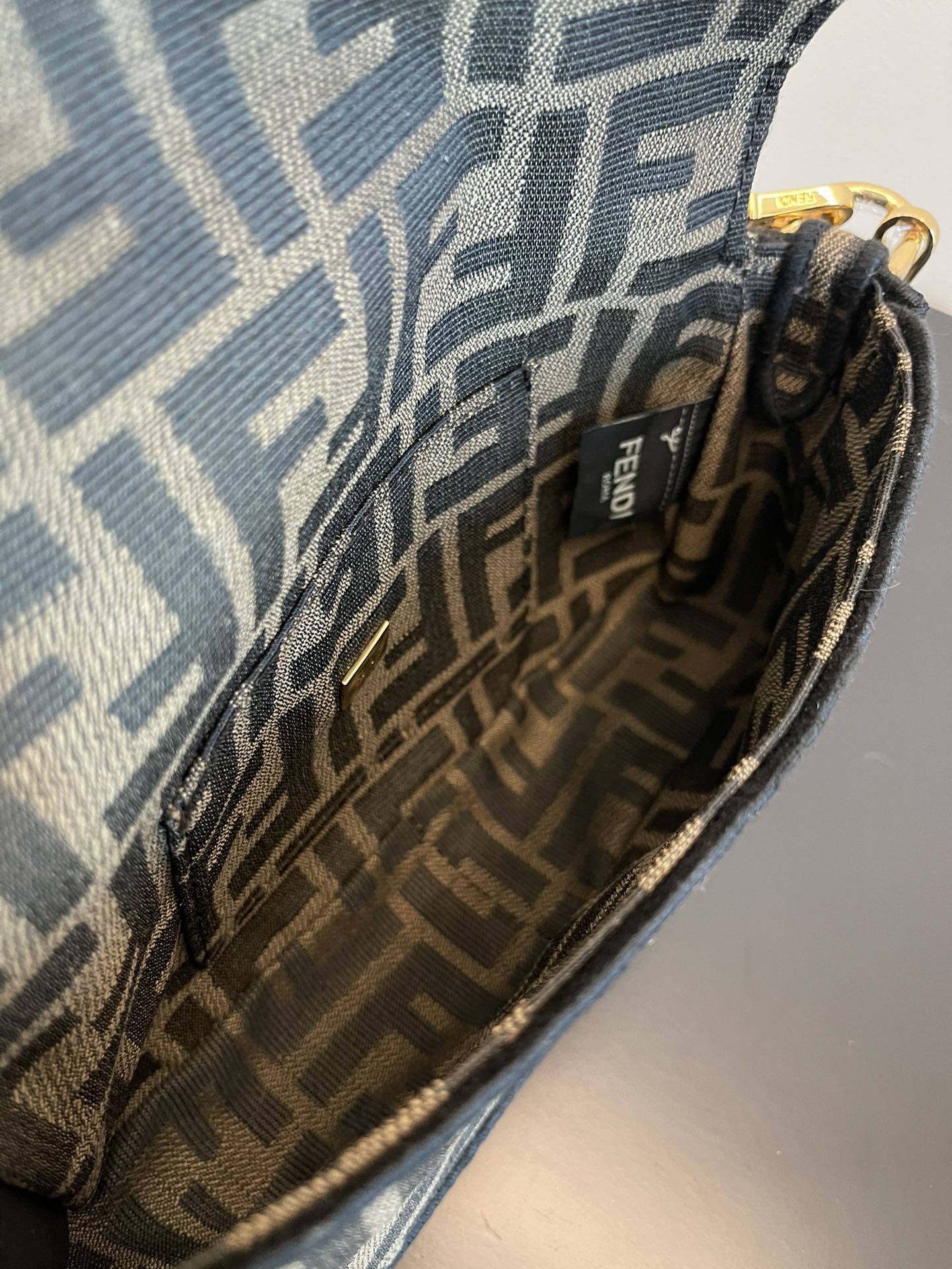 FendI Small Baguette Bag-20x15x9CM