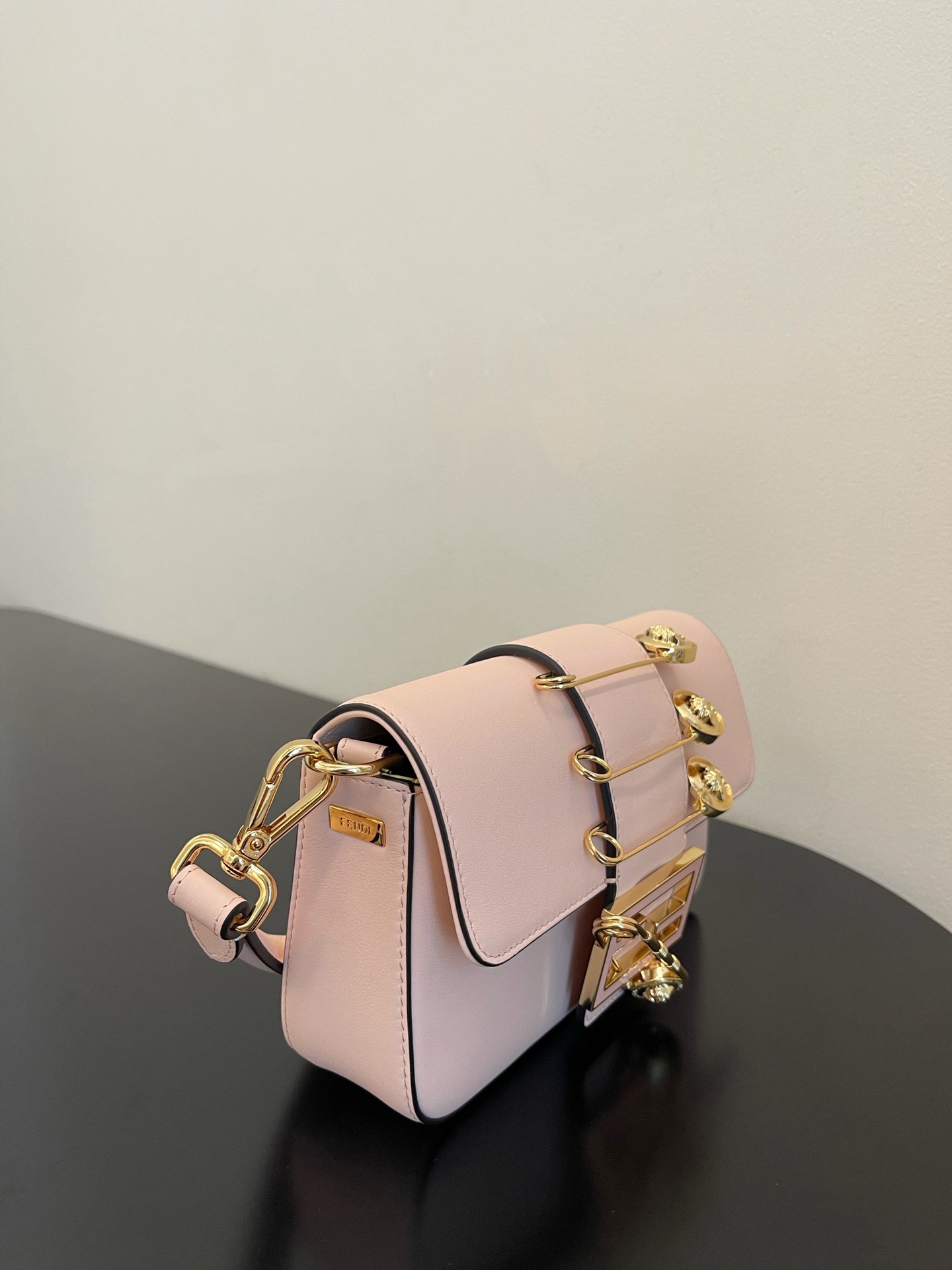 FendI Small Baguette Bag-20x15x9CM