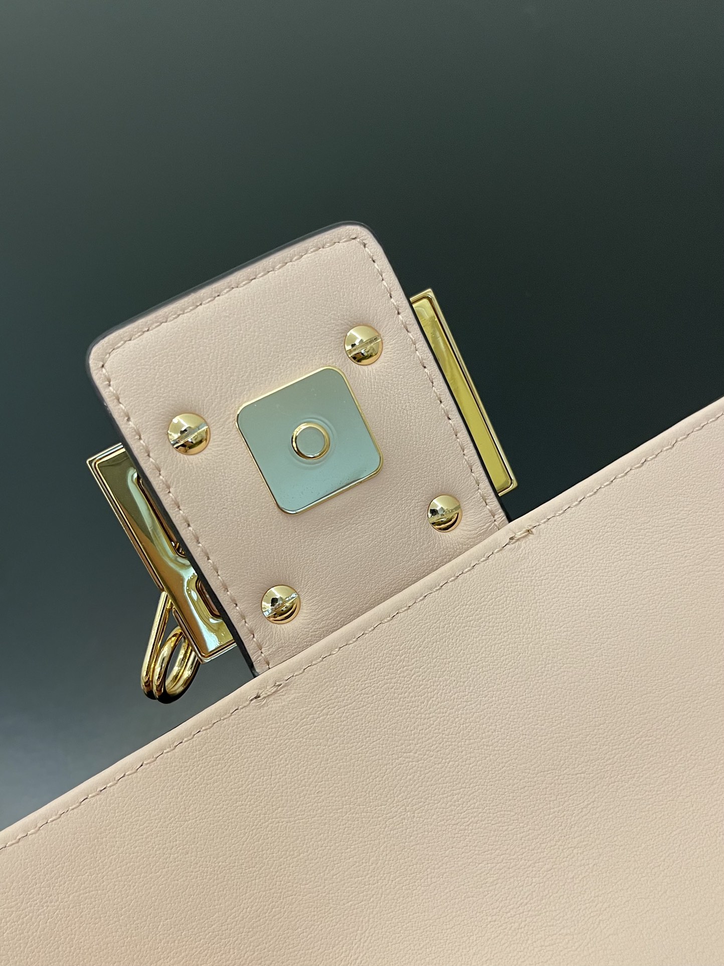 FendI Small Baguette Bag-20x15x9CM
