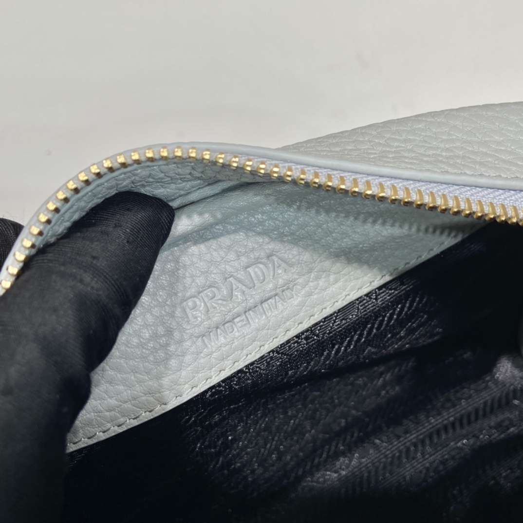 Prada 1BH187 Crossbody Handbags-20.5*13*8.CM