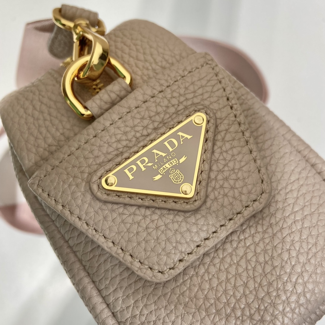 Prada 1BH187 Crossbody Handbags-20.5*13*8.CM