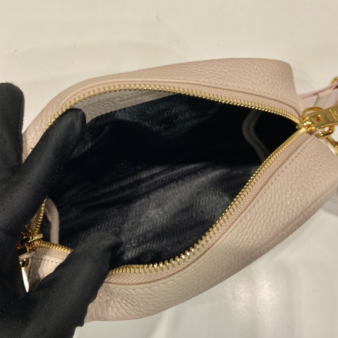 Prada 1BH187 Crossbody Handbags-20.5*13*8.CM