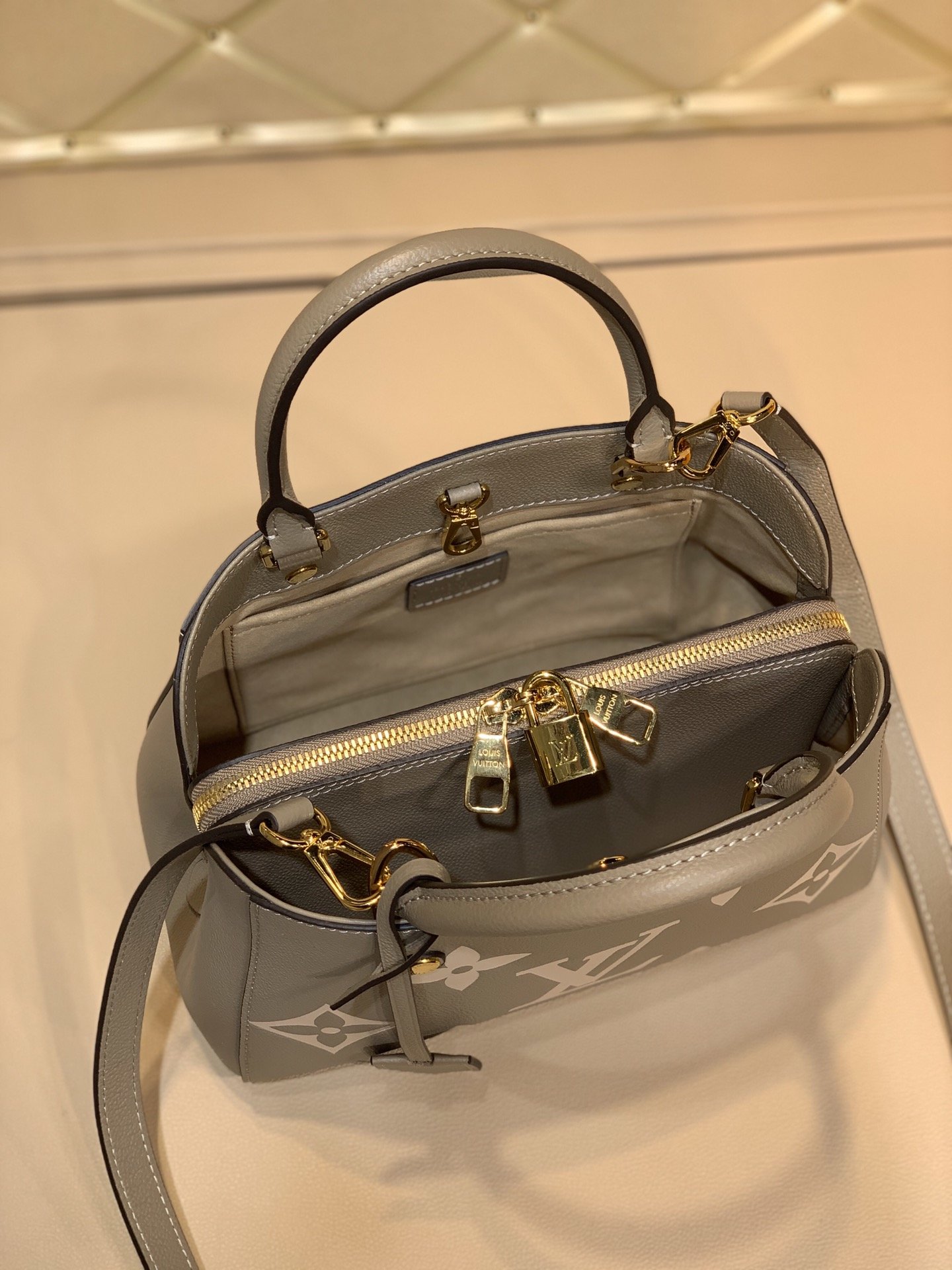 Louis Vuitton Montaigne BB-29*20*13CM