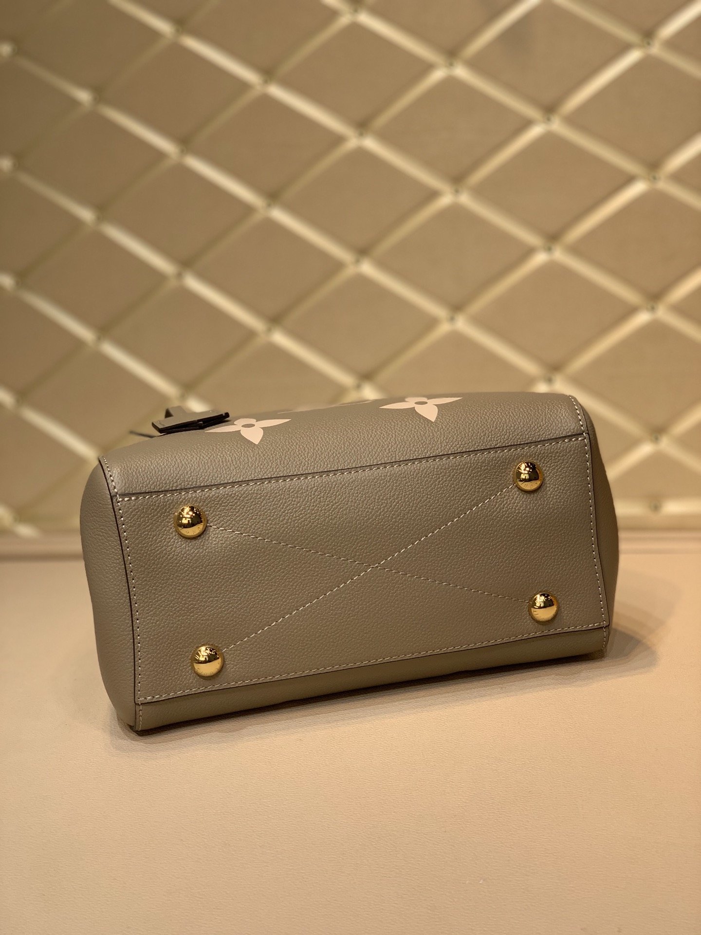 Louis Vuitton Montaigne BB-29*20*13CM
