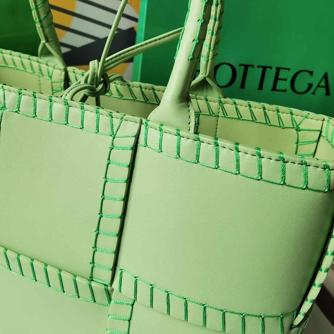 Bottega Arco Tote-30x20x11.5CM