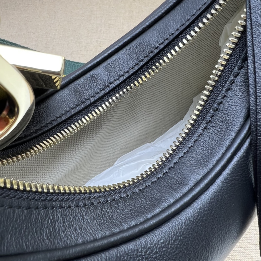Gucci Attache Small Shoulder Bag-23*22*5CM