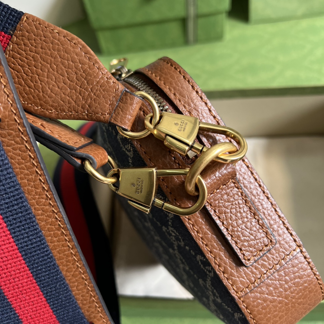 Gucci Vintage GG Supreme-24.5x 16x 4.5CM