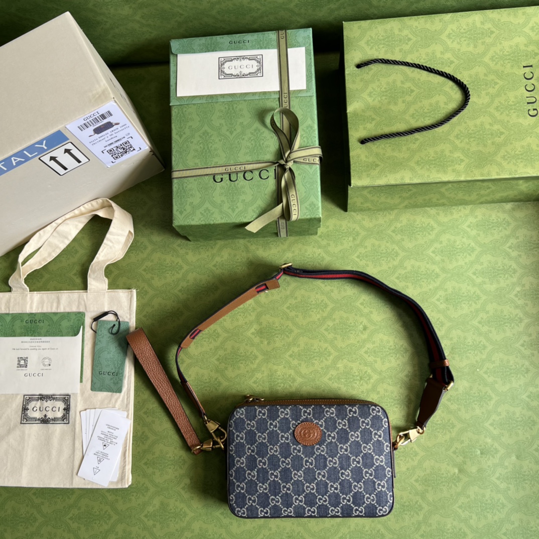 Gucci Vintage GG Supreme-24.5x 16x 4.5CM