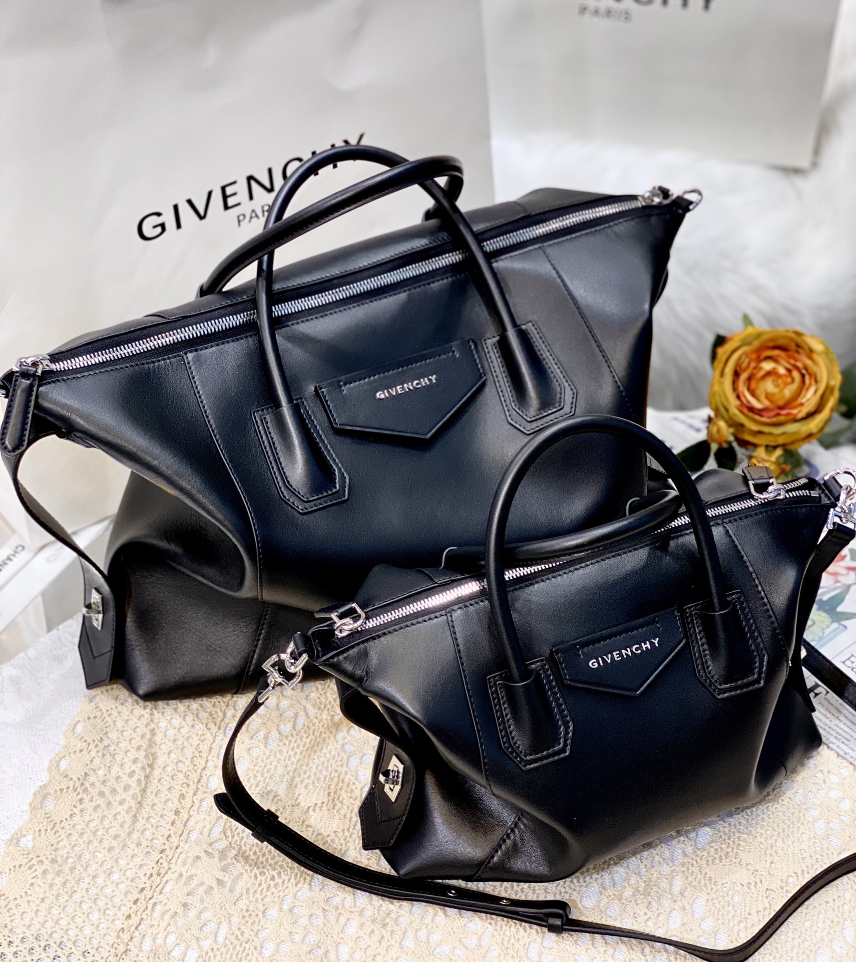 Gienvchy Antigona Soft Tote-30*8*25&45*9*35CM