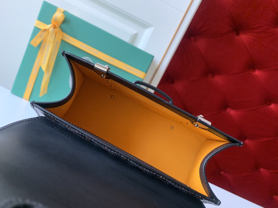Goyard Coated Canvas and Leather Saigon Top Handle Bag-21CM