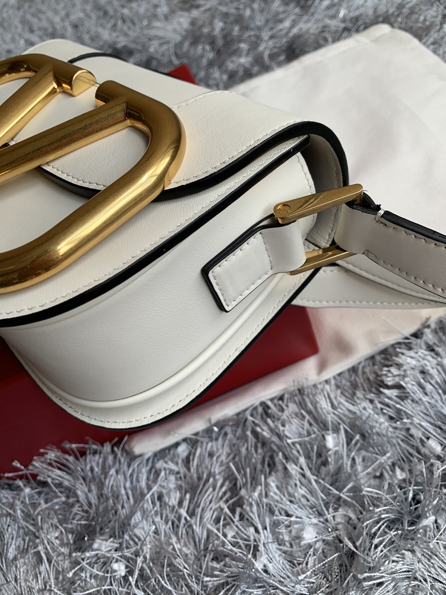 Valentino Garavani Supervee Handbags-18*8*15CM