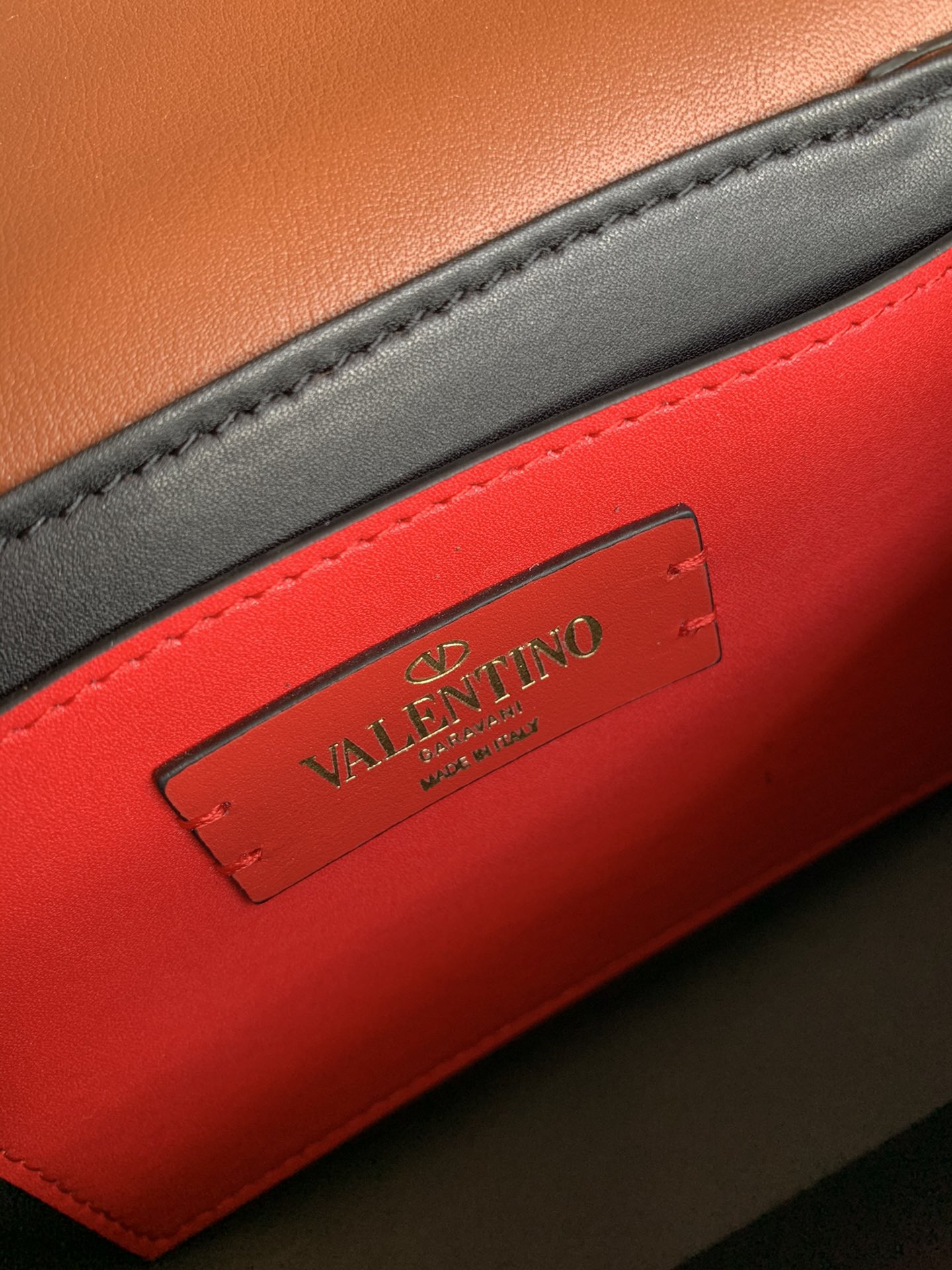 Valentino Garavani Supervee Handbags-18*8*15CM