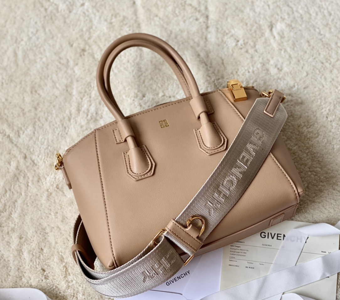 Gienvchy Antigona Sport -22*5*18CM