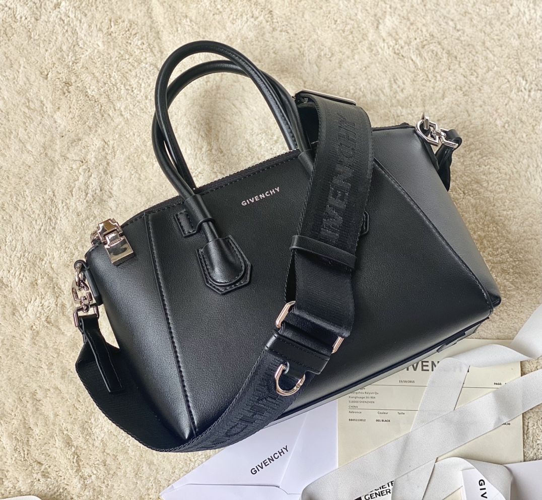 Gienvchy Antigona Sport -22*5*18CM