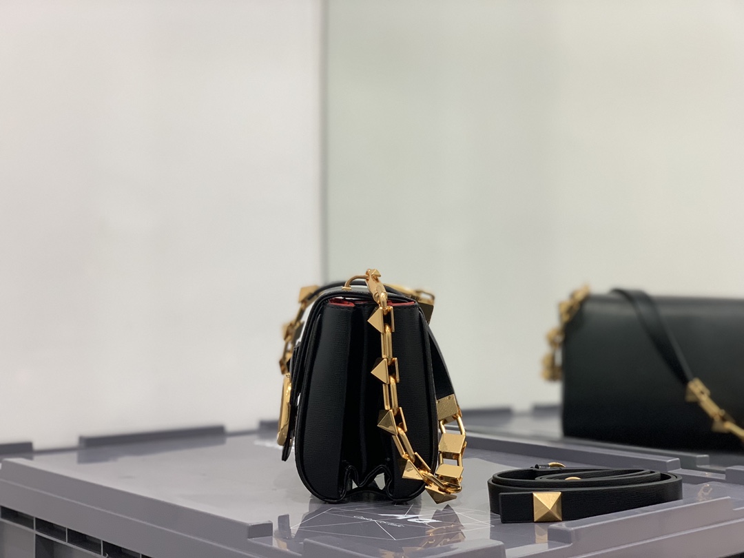 Valentino Handbags-20*15*7CM