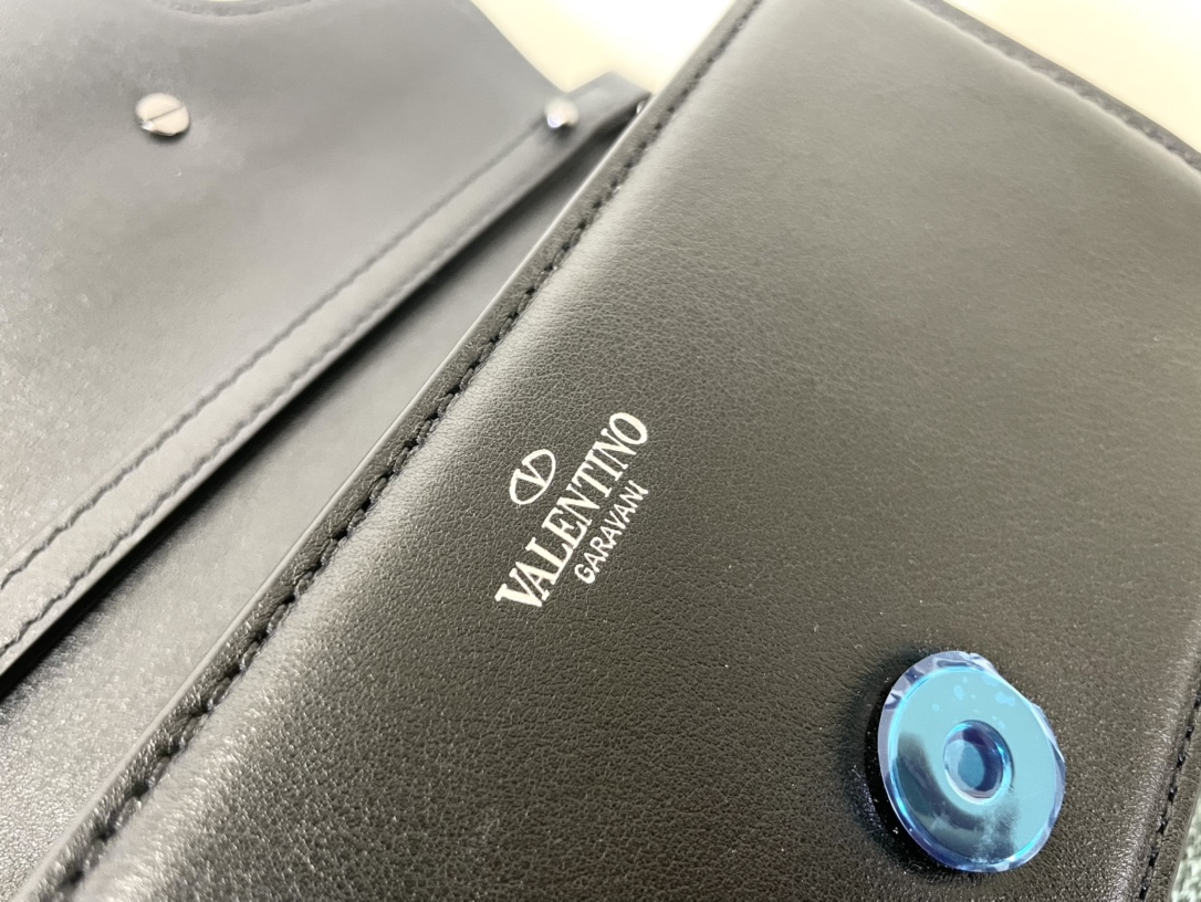 Valentino Handbags-20*15*7CM Valentino Handbags-20*15*7CM