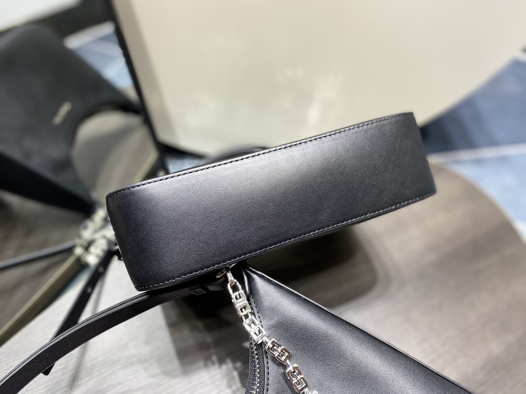 Gienvchy Moon Cut Hobo-25x7x12CM