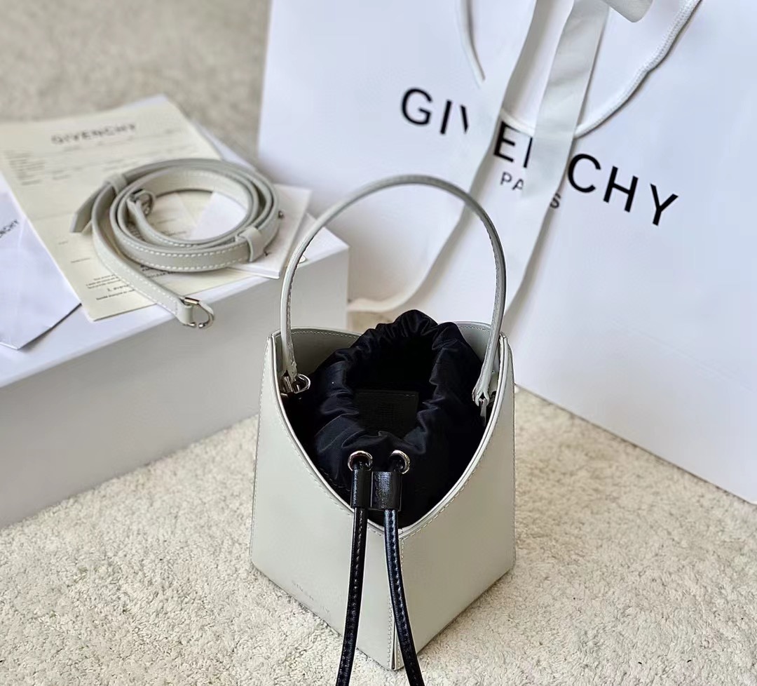 Gienvchy Cutout Bucket-16*11*11 CM