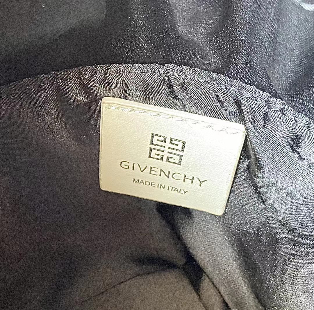 Gienvchy Cutout Bucket-16*11*11 CM