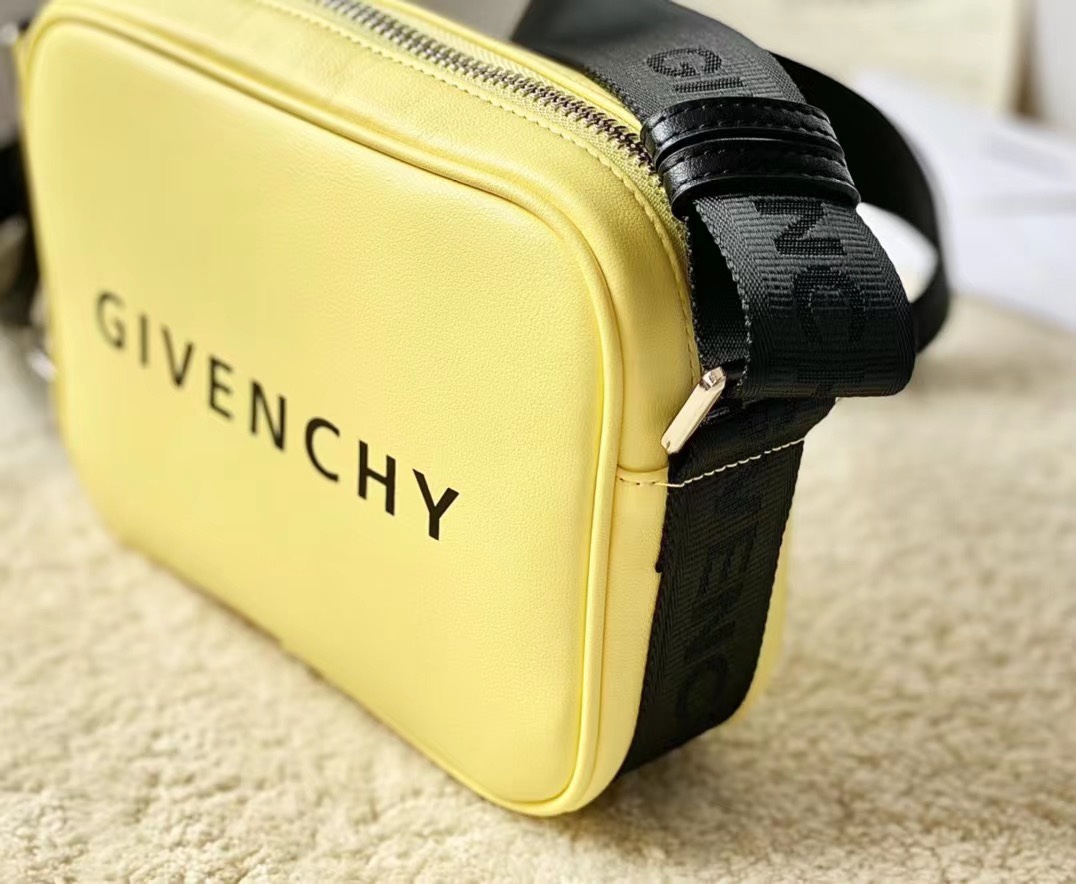 Gienvchy Waist Bag-16x11x8CM