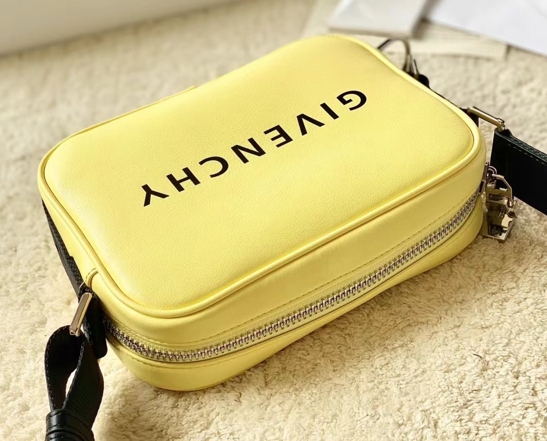 Gienvchy Waist Bag-16x11x8CM