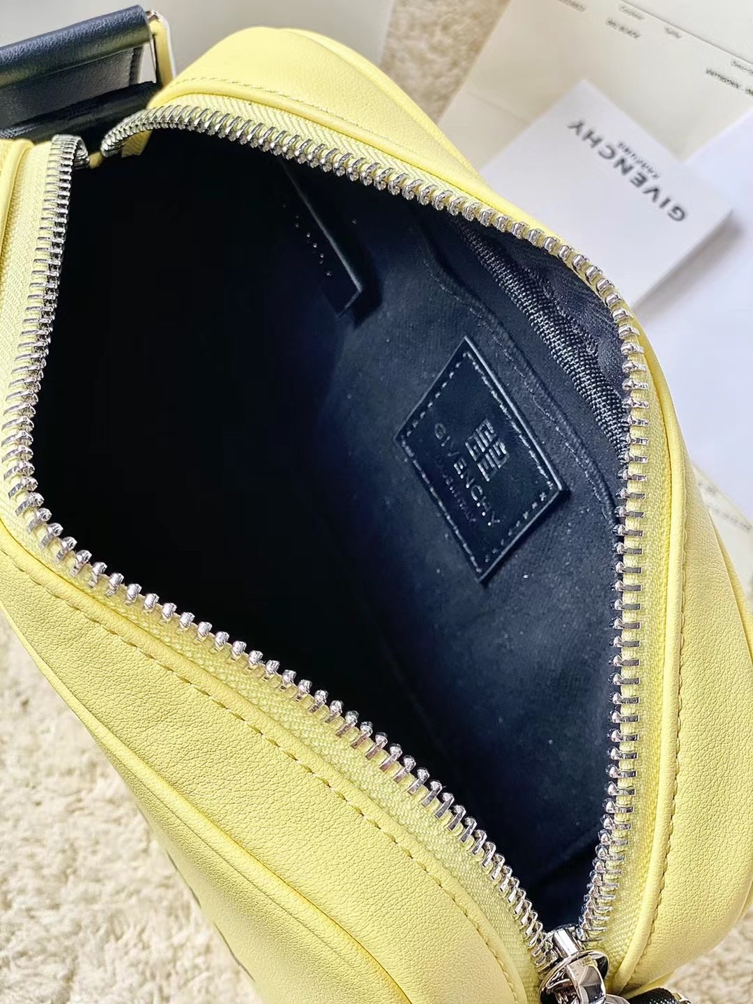 Gienvchy Waist Bag-16x11x8CM