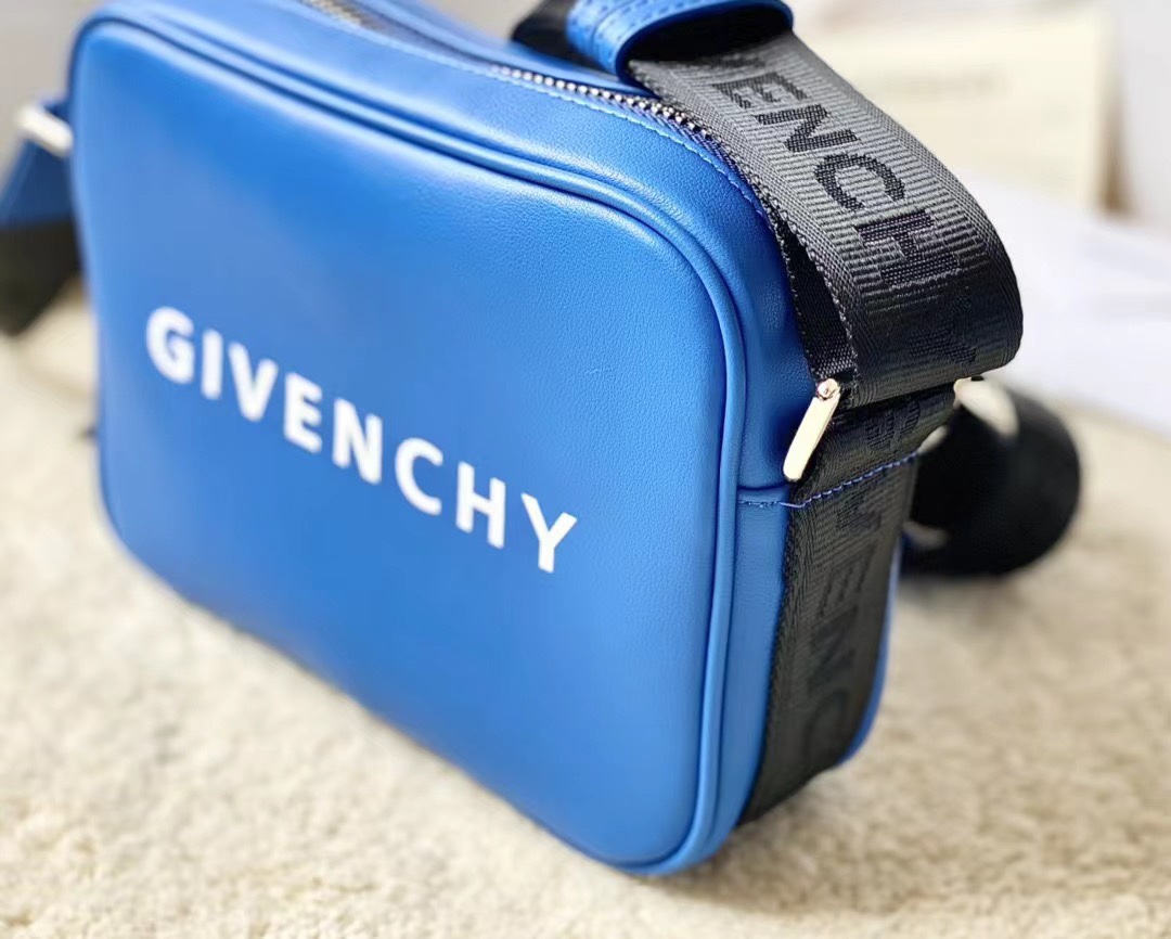 Gienvchy Waist Bag-16x11x8CM