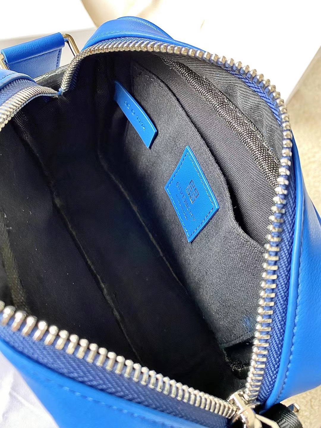 Gienvchy Waist Bag-16x11x8CM