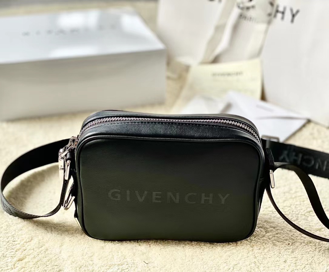 Gienvchy Waist Bag-16x11x8CM