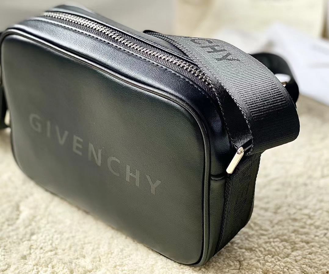 Gienvchy Waist Bag-16x11x8CM