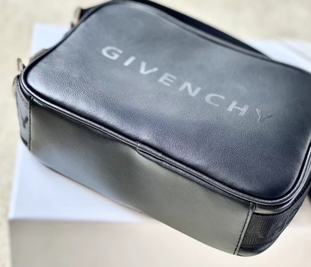 Gienvchy Waist Bag-16x11x8CM