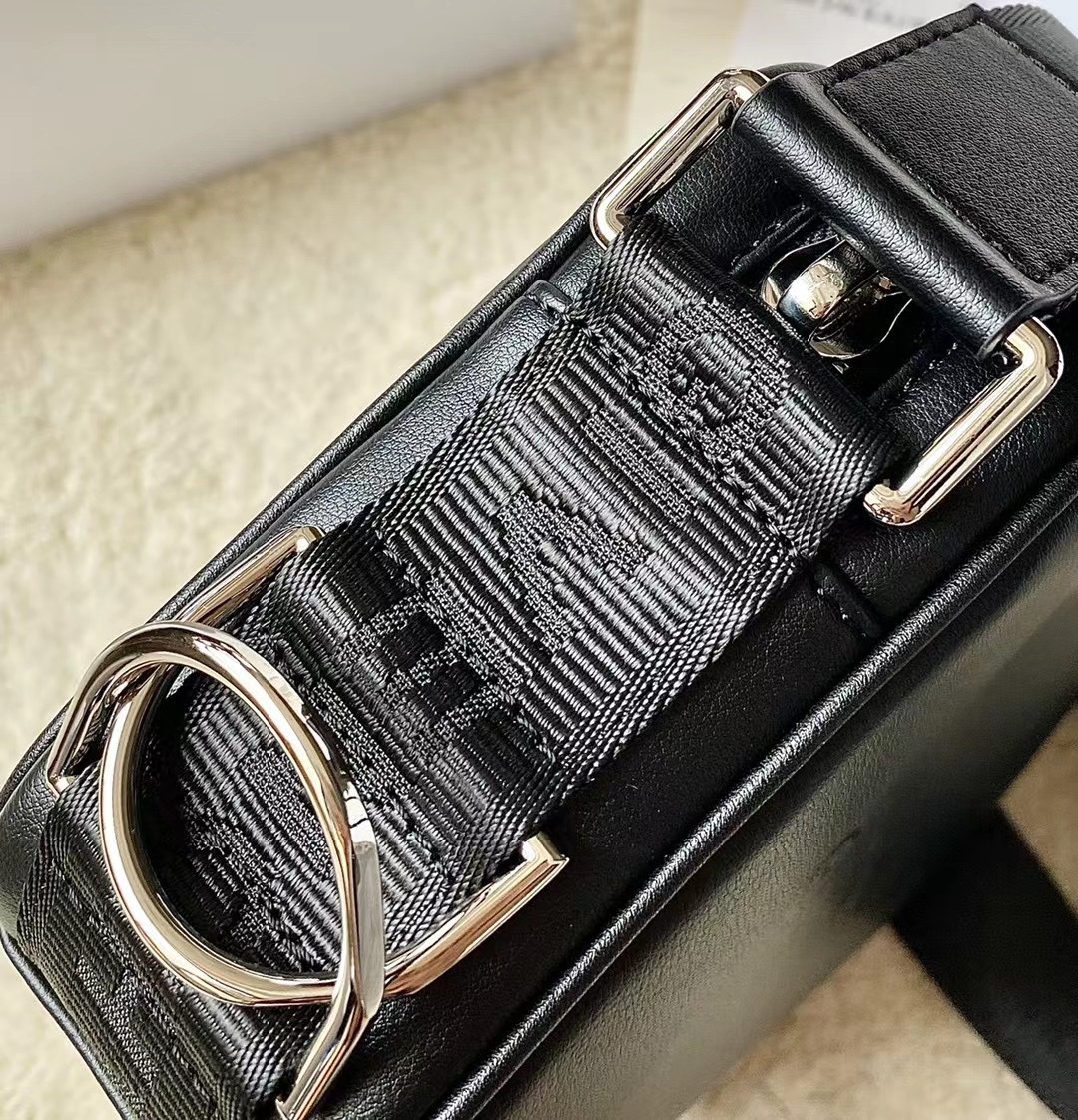 Gienvchy Waist Bag-16x11x8CM