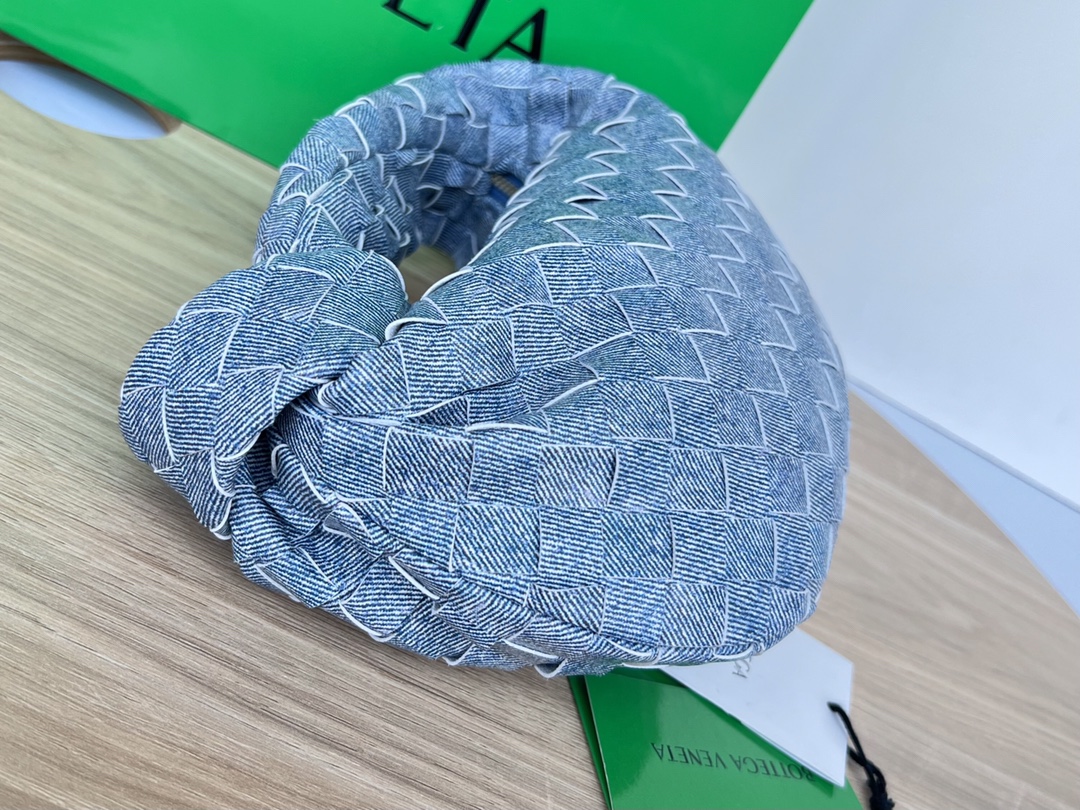 Bottega Veneta Jodie Hobo-23x28x8CM