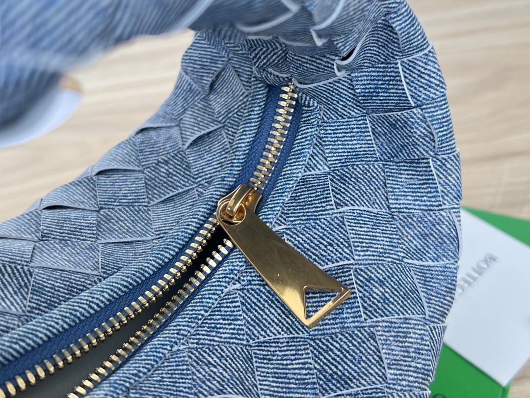 Bottega Veneta Jodie Hobo-23x28x8CM